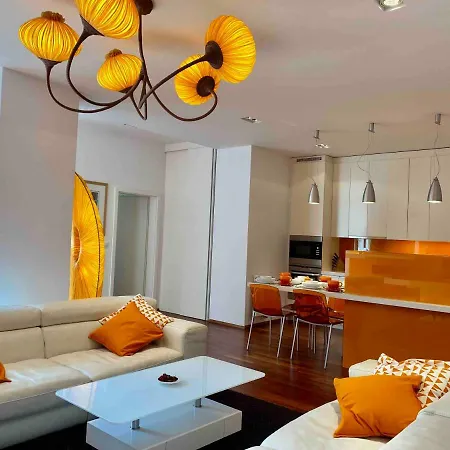 Luxury In The Center Of Апартаменты