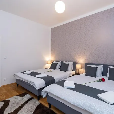 Апартаменты Luxury In The Center Of Прага